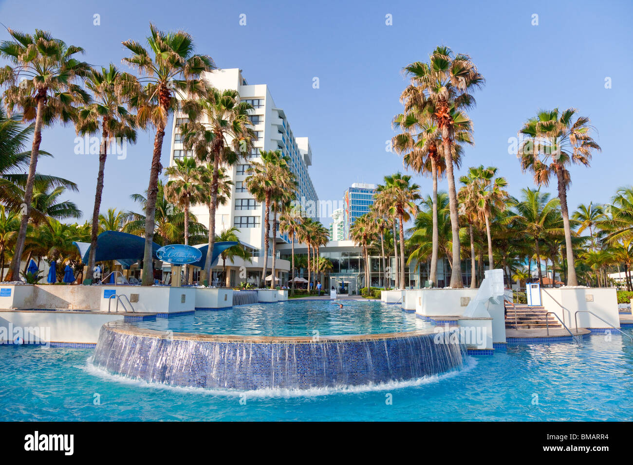La piscine de l'hôtel Caribe Hilton Resort de San Juan, Puerto Rico, Caraïbes, Antilles. Banque D'Images