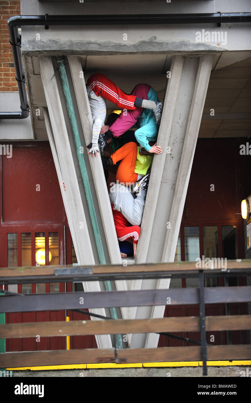 Les corps dans l'espace urbain show, partie de Brighton Festival 2010 Banque D'Images