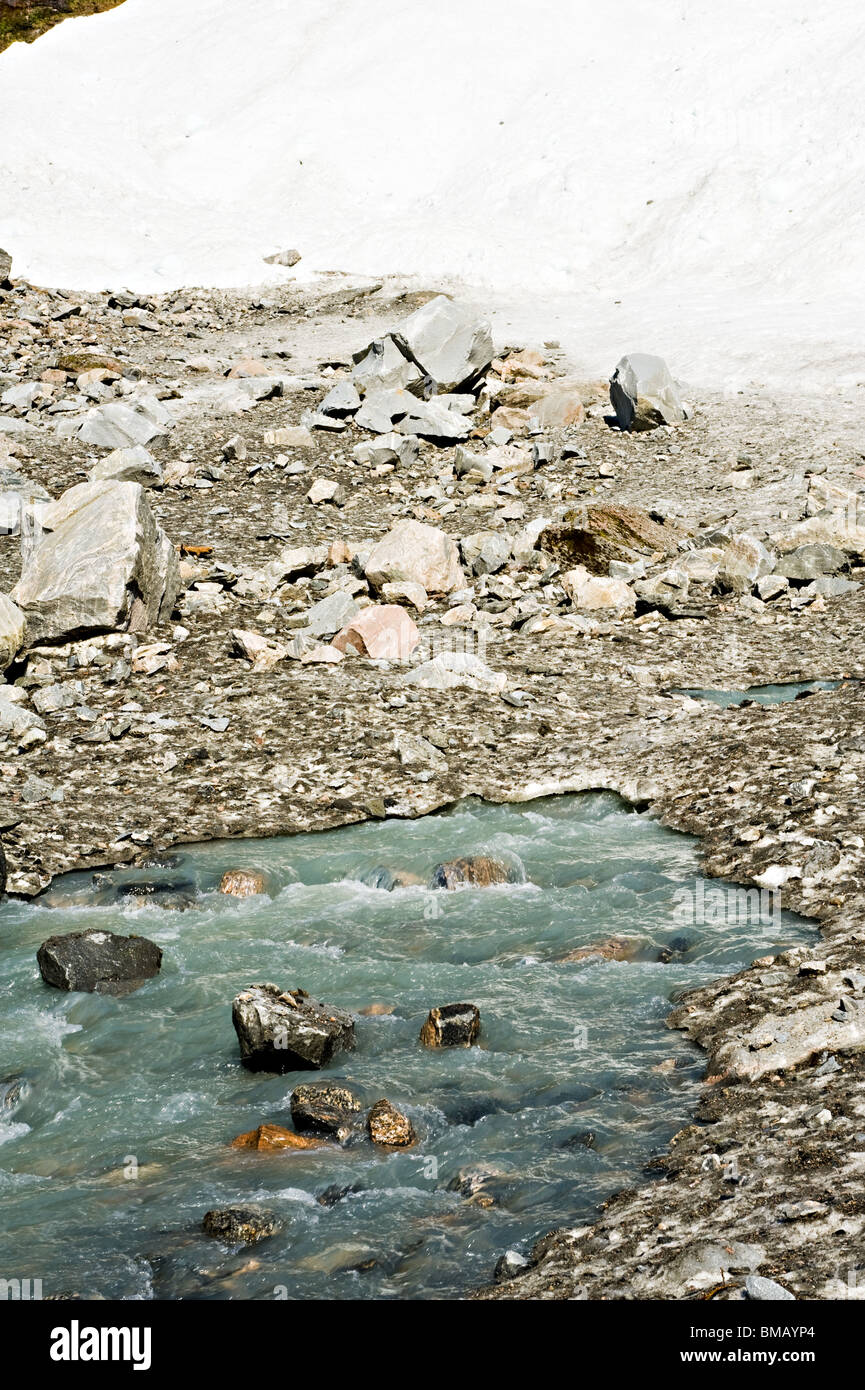 L'eau de ruissellement vert pâle et Supphellebreen Flatbreen Glaciers dans Jostrdalsbreen Parc national Norvège Fjaerland Banque D'Images