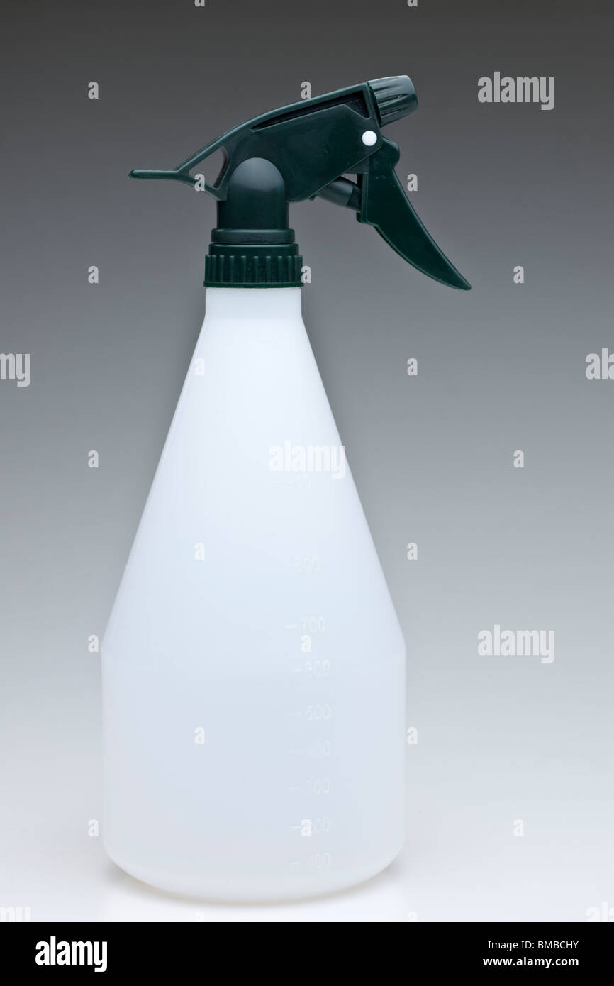 Mesurée en plastique contenant pulvérisateur Banque D'Images