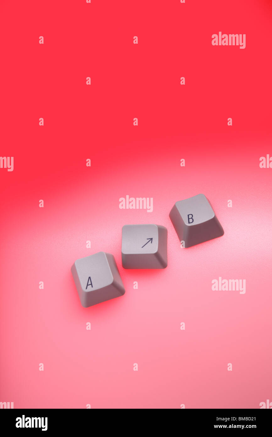 A B et touches flèche sur fond rouge graduée Banque D'Images