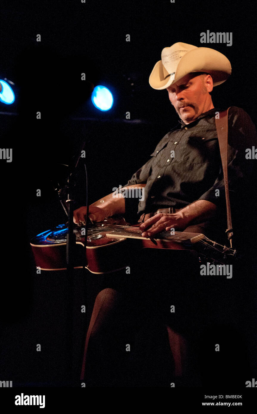 Phil de la Wade Wilders jouant un concert à Belfast Banque D'Images