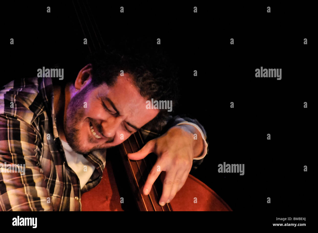 Le Dave Kane Projet Lapin effectuer à la boîte noire à Belfast dans le cadre du déménagement sur le festival de musique Banque D'Images