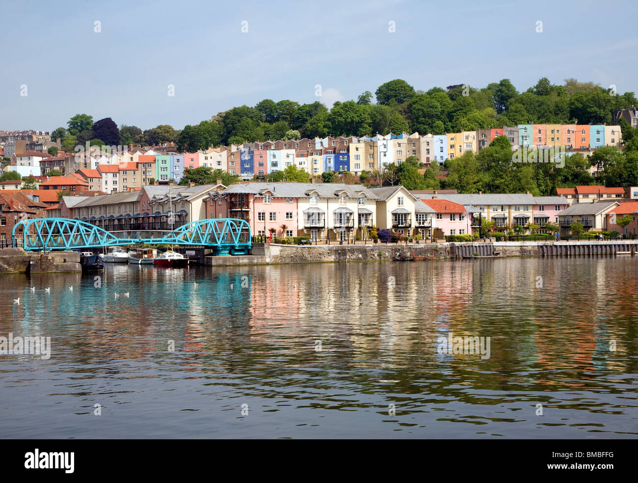 Maisons colorées à flanc de condensats chauds, Clifton, Bristol, port flottant de Banque D'Images