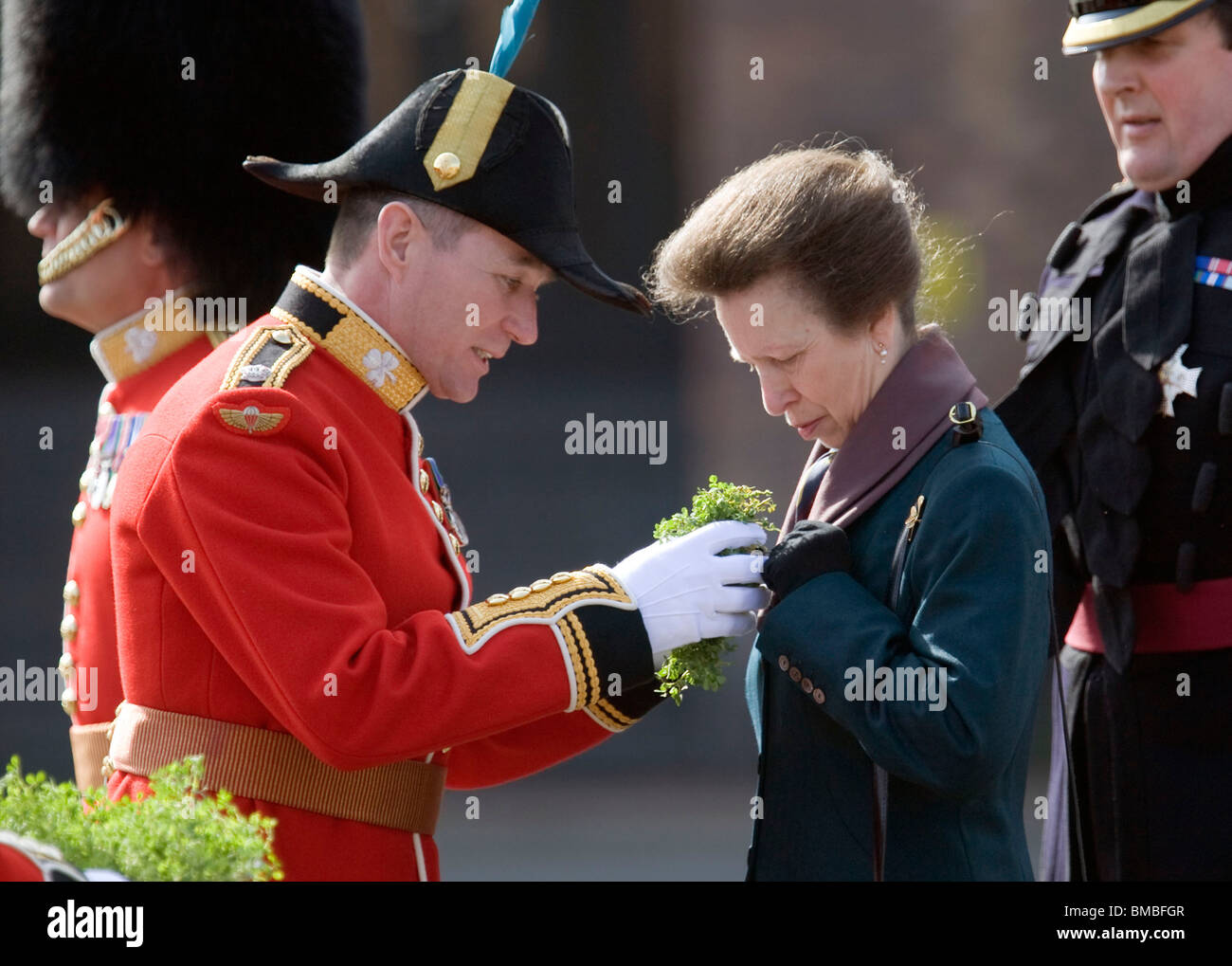 La princesse Anne, la princesse royale célèbre la St Patrick's Day avec les Gardes irlandais au Victoria Barracks, Windsor, Angleterre Banque D'Images