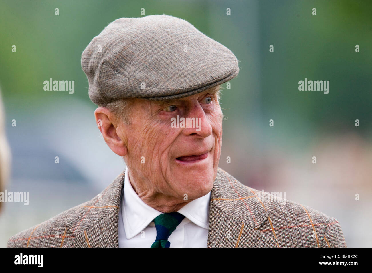 Le Prince Philip, duc d'Édimbourg portant un chapeau plat à l'Rpyal Windsor Horse Show Banque D'Images