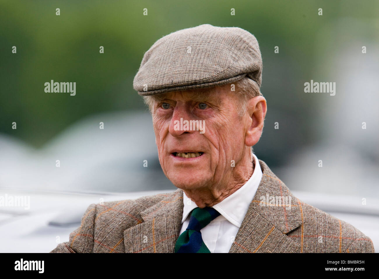 Le Prince Philip, duc d'Édimbourg portant un chapeau plat à l'Rpyal Windsor Horse Show Banque D'Images
