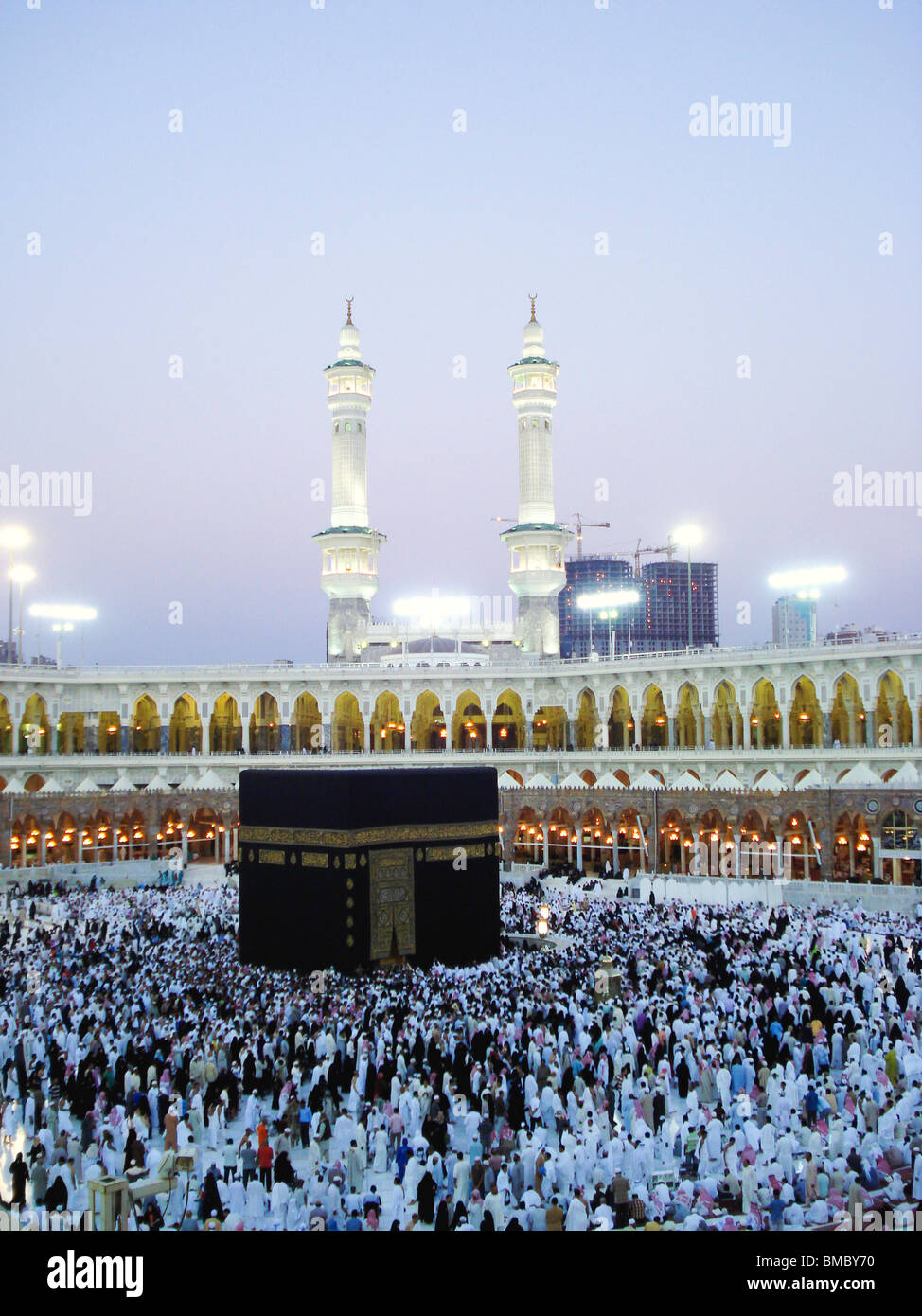Immense foule de pèlerins dans une mosquée, la mosquée Al-Haram, La Mecque, Arabie Saoudite Banque D'Images