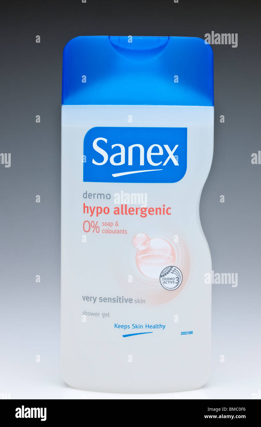 Bouteille de Sanex dermo hypo allergique gel douche pour peau très sensible  Photo Stock - Alamy