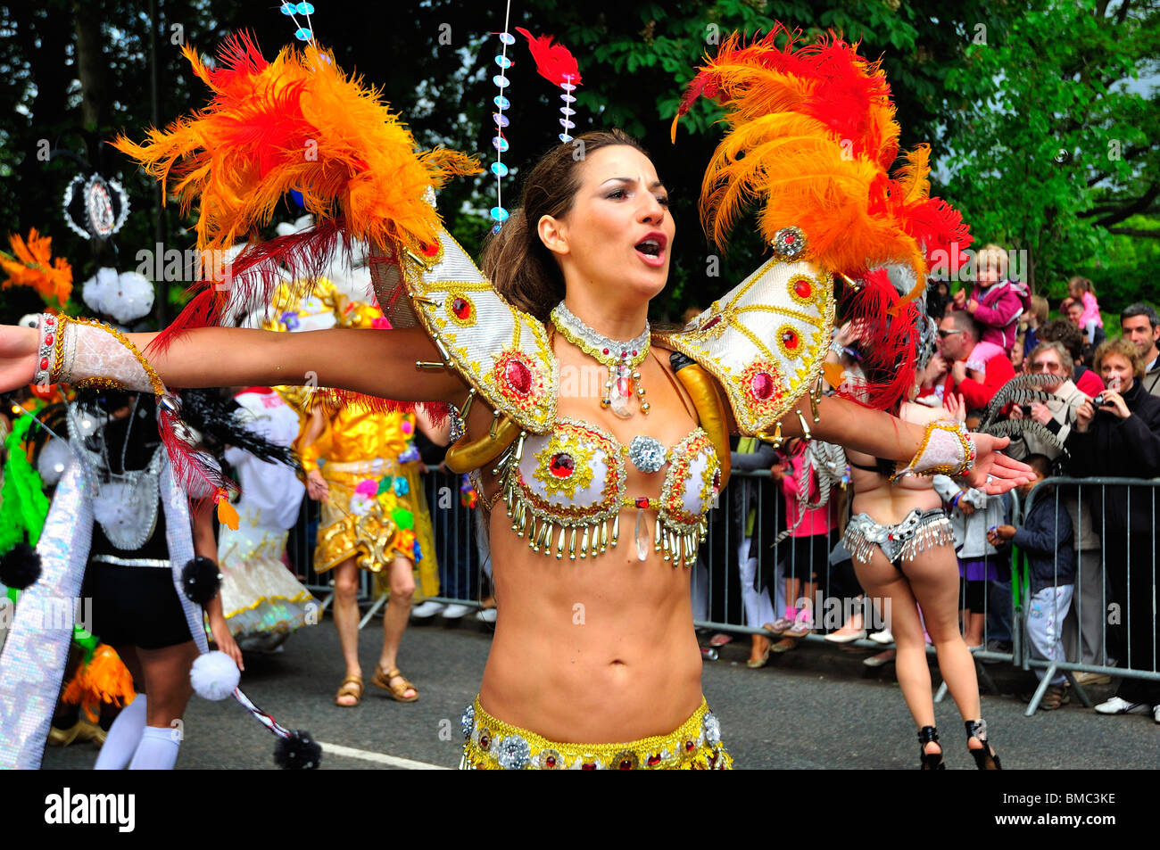 Célébration de carnaval Luton 2010 danseuse de samba Banque D'Images