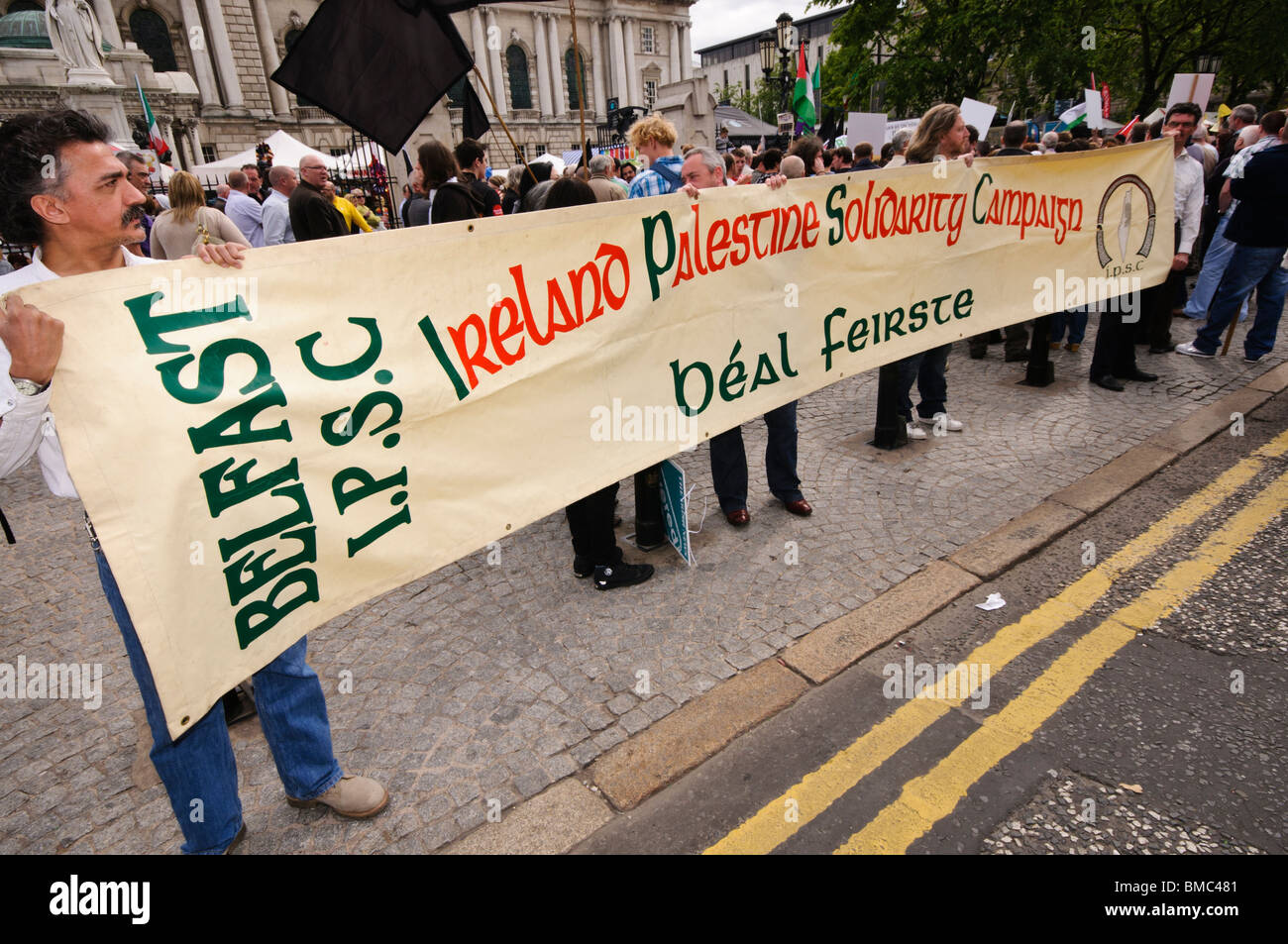 31 mai 2010 à Belfast. Manifestation contre l'arraisonnement de navires d'aide humanitaire au large de Gaza et les décès à bord Banque D'Images