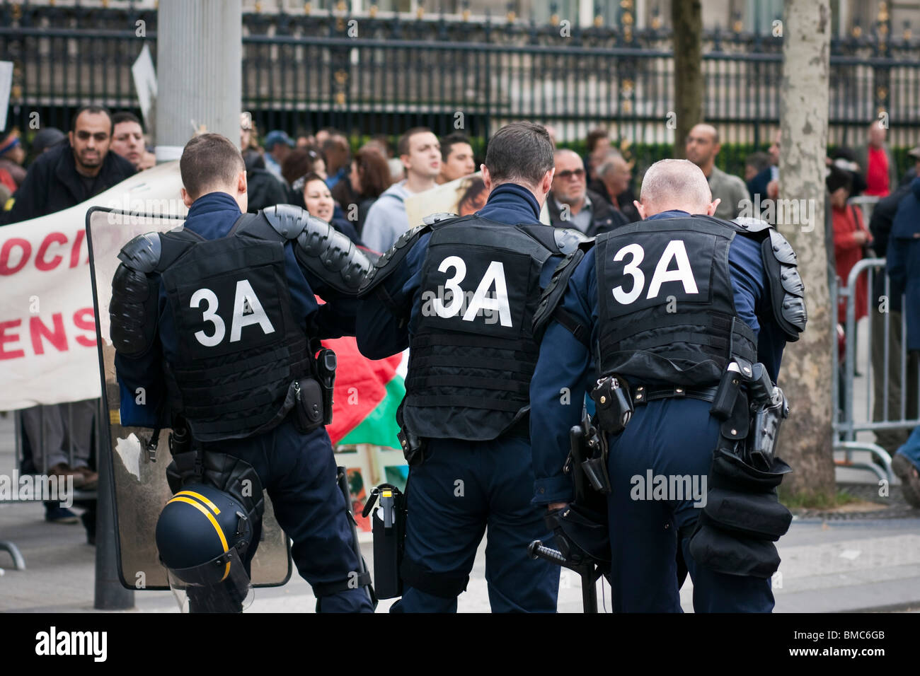 Pro-Palestinian manifestation à Paris pour protester contre le raid de ...