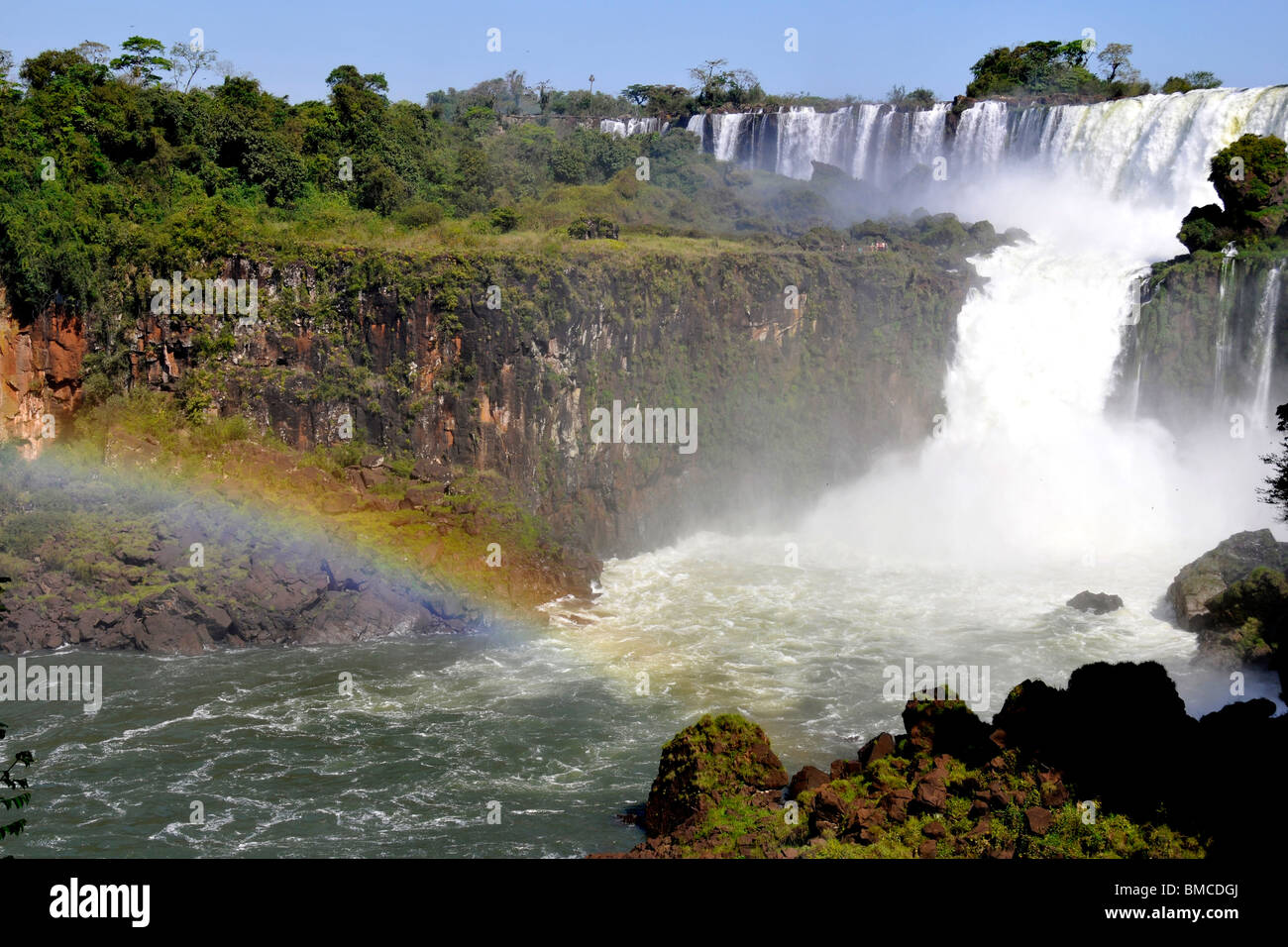 Salto San Martin et arc-en-ciel, Iguassu Falls, parc national de l'Iguazu, Puerto Iguazu, Argentine Banque D'Images