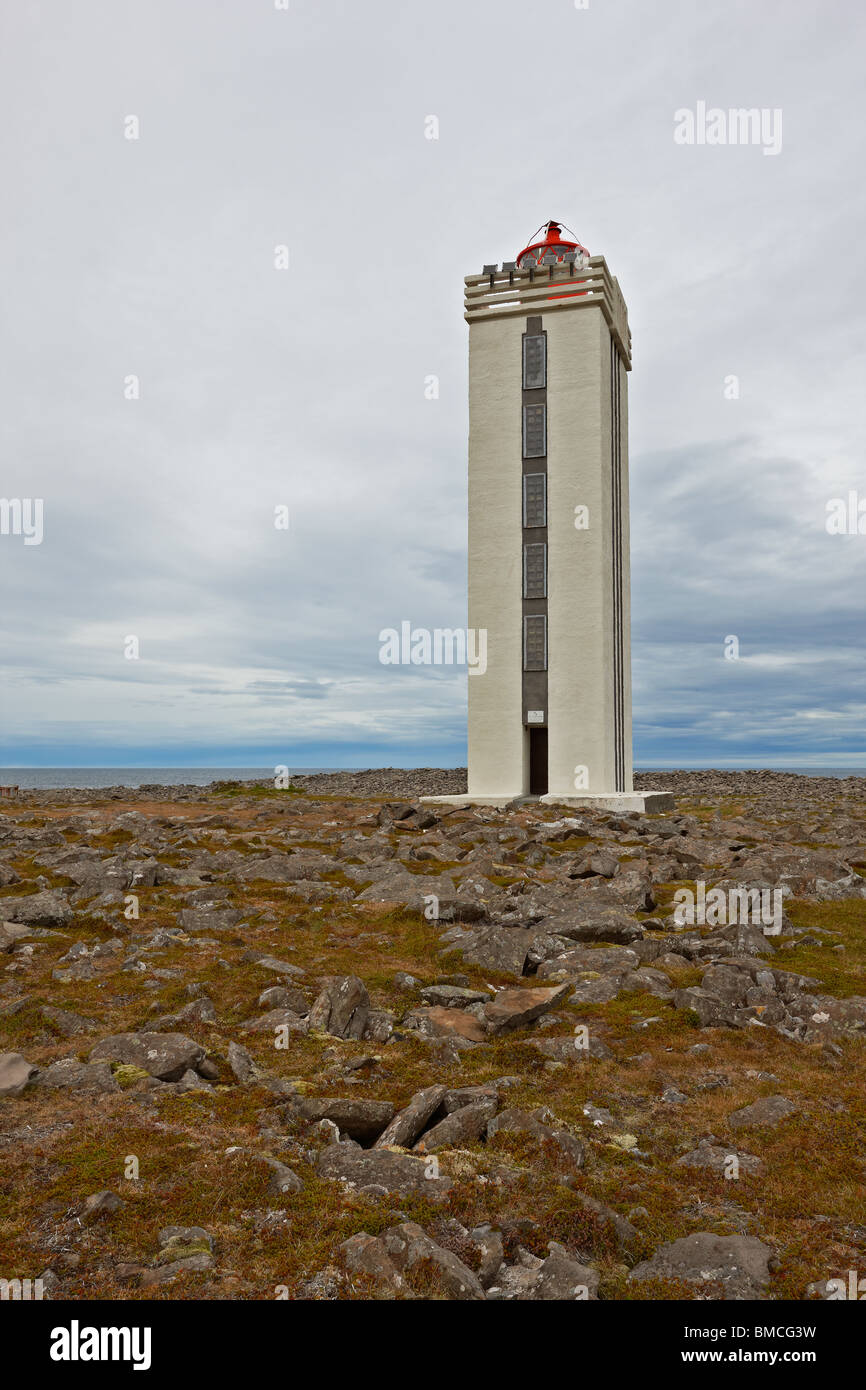 Hraunhafnartangi phare, un lieu le plus au nord sur le continent de l'Islande, à seulement trois kilomètres au-dessous du cercle polaire Banque D'Images