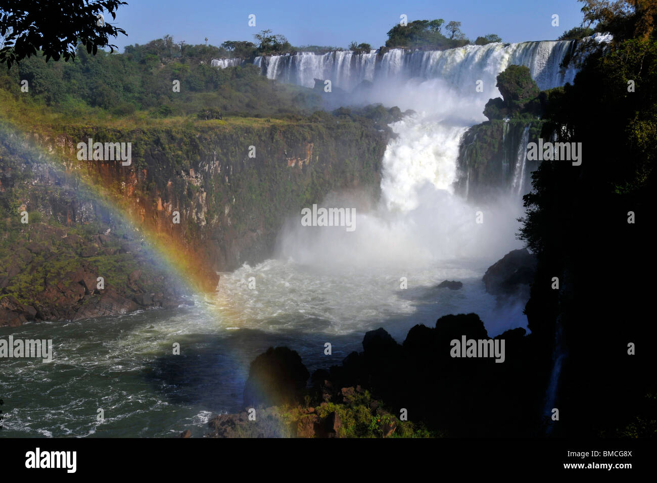 Salto San Martin et arc-en-ciel, Iguassu Falls, parc national de l'Iguazu, Puerto Iguazu, Argentine Banque D'Images