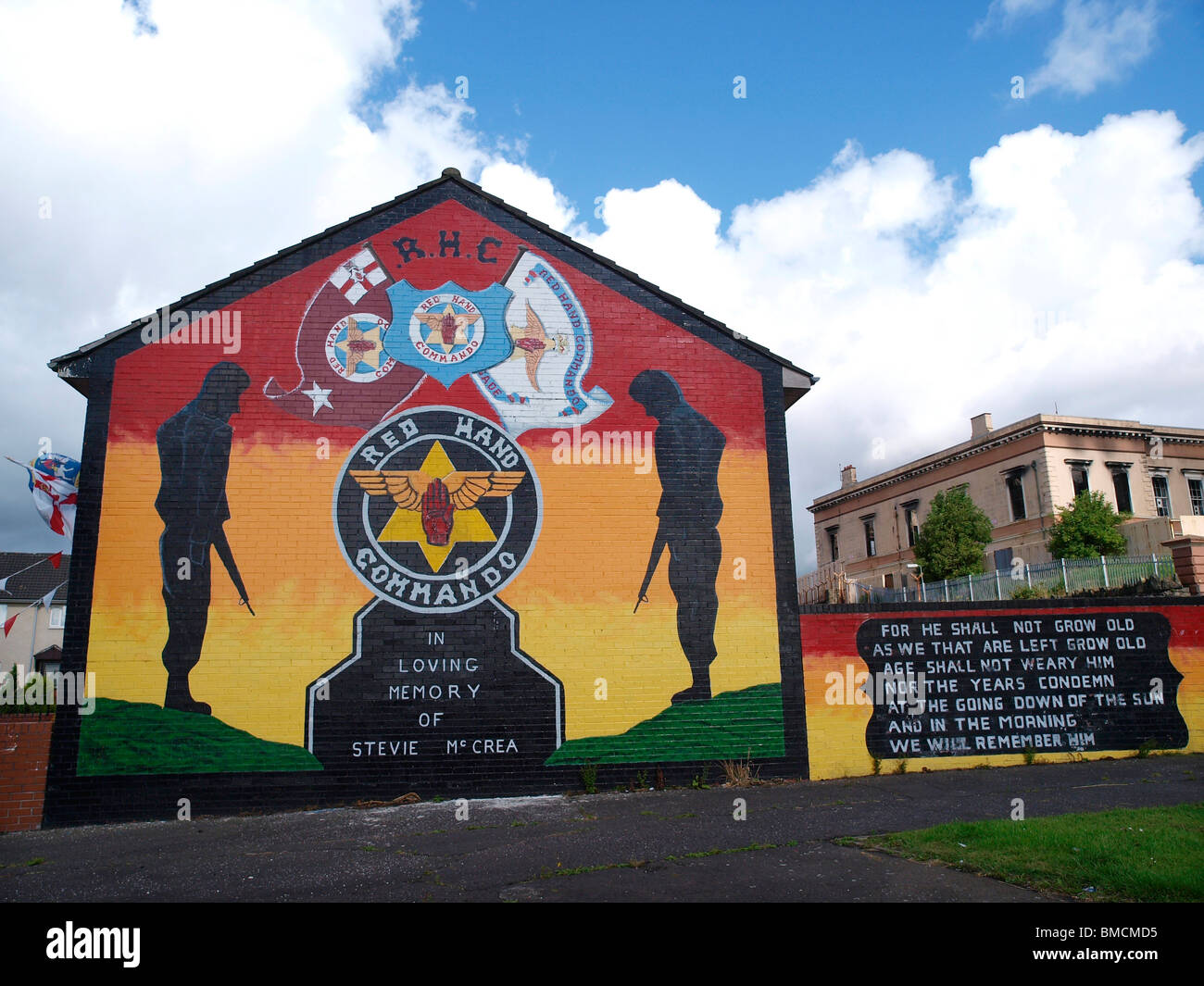 Main rouge commando paramilitaire loyaliste avenue Hopewell murale Shankill Road inférieur Banque D'Images