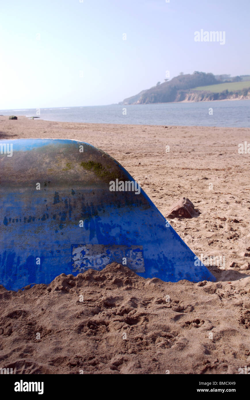 Arc d'angle au bateau renversé, Erme estuaire, près de Kingston, South Hams, Devon, UK Banque D'Images