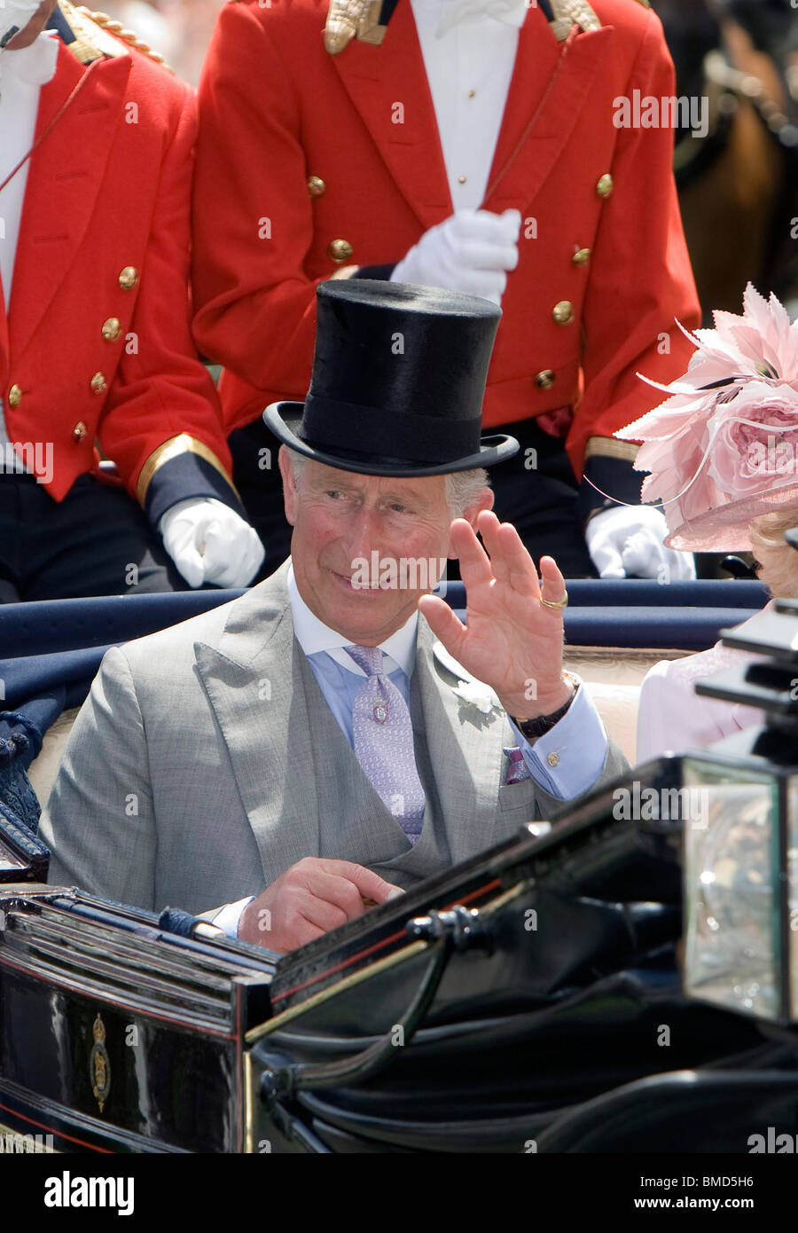 Le Prince Charles et Camilla duchesse de Cornouailles arrivent dans un chariot pour le Royal Ascot réunion de courses en 2009 Banque D'Images