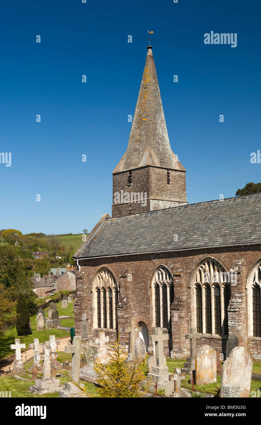 Royaume-uni, Angleterre, Devon, lieu non identifié, l'église paroissiale et le cimetière journée ensoleillée Banque D'Images