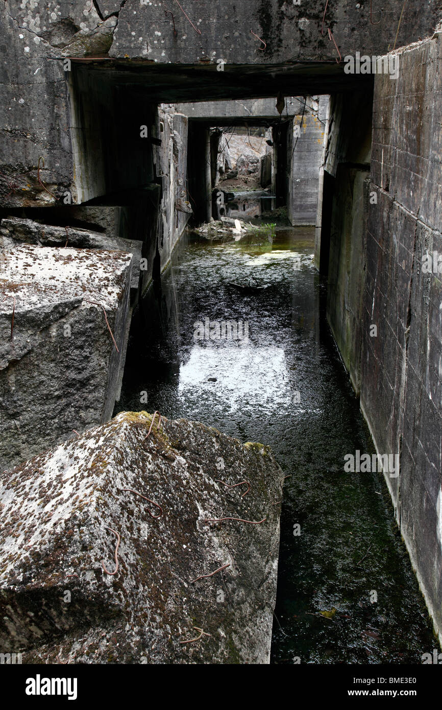 Détruit des galeries dans le bunker de missiles nazis et complexe V1 et V2 à Eperlecques launchpad de missiles dans le nord de la France Banque D'Images