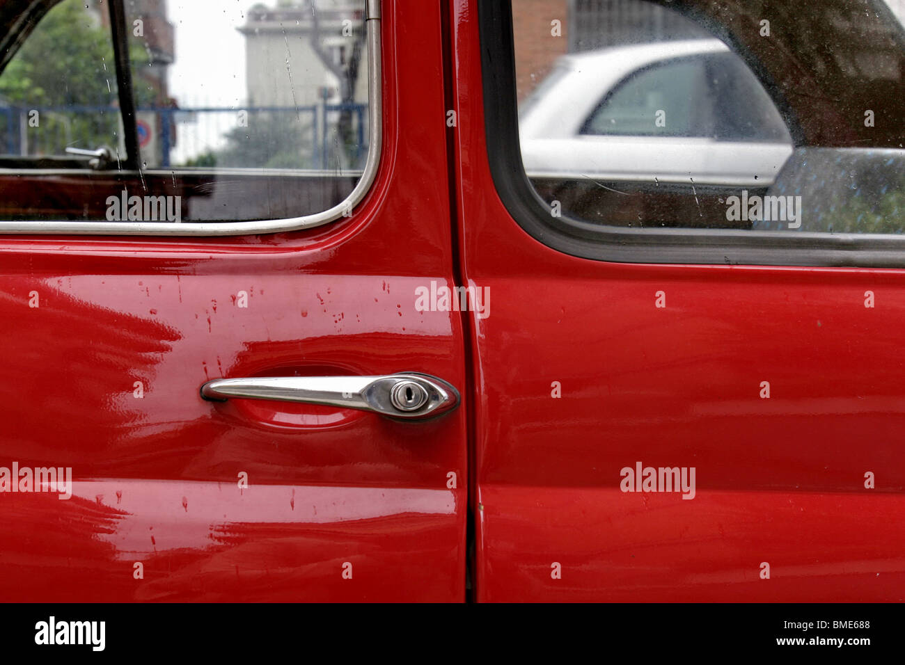 Fiat 500 rouge Banque de photographies et d’images à haute résolution ...