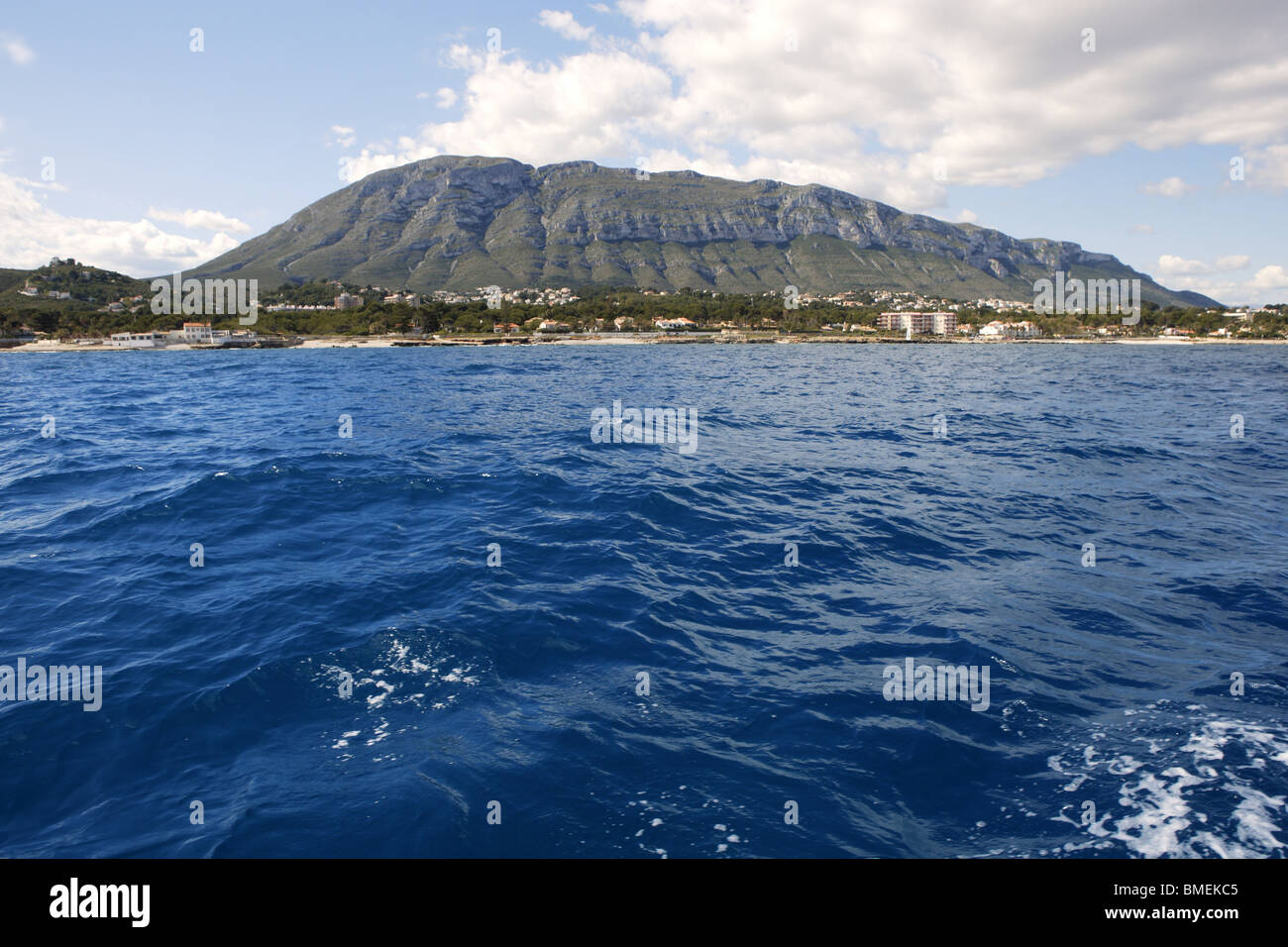 Mongo montagne Montgo à partir de la mer méditerranée à Denia Alicante Espagne Banque D'Images