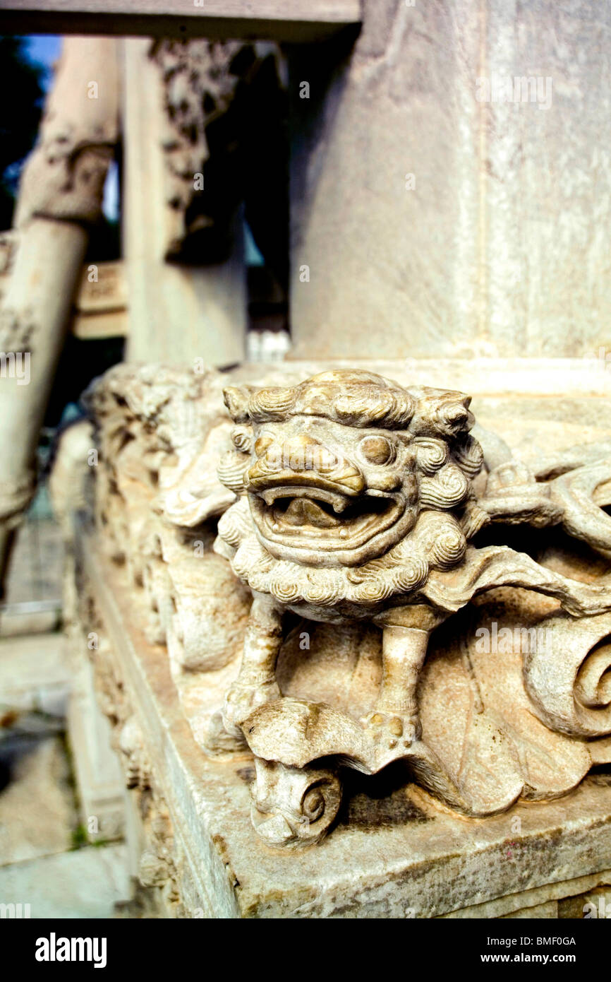 Close-up of animal mythique sur la sculpture, Pailou Temple Longquan, Mont Wutai, Xinzhou City, province de Shanxi, Chine Banque D'Images