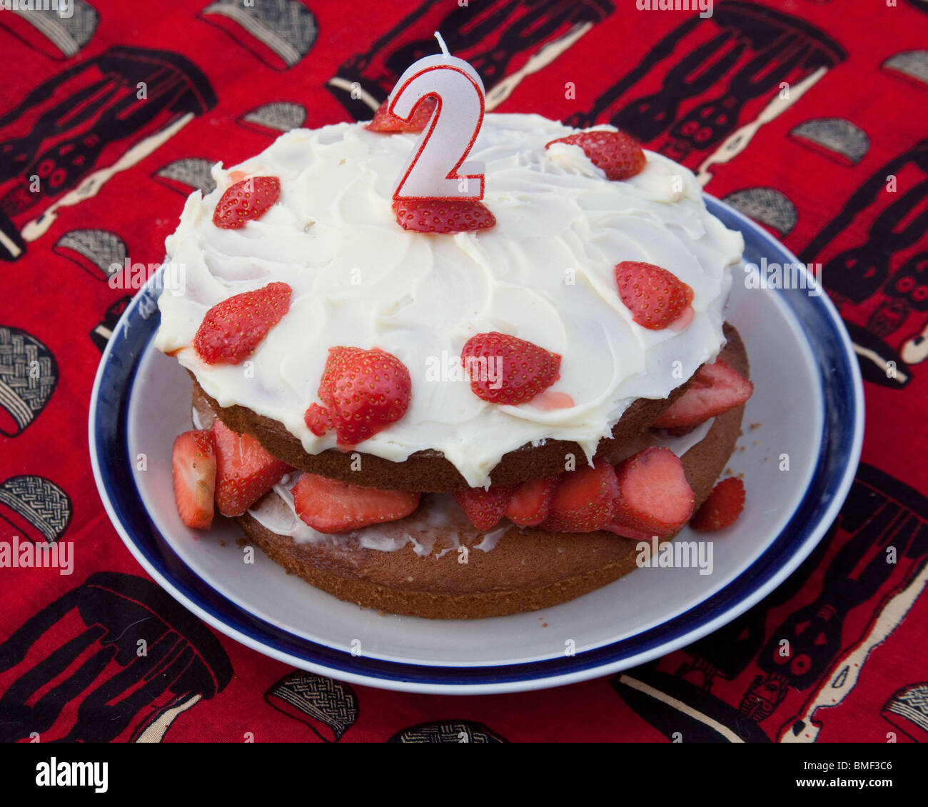 Fraise et crème gâteau éponge. Banque D'Images