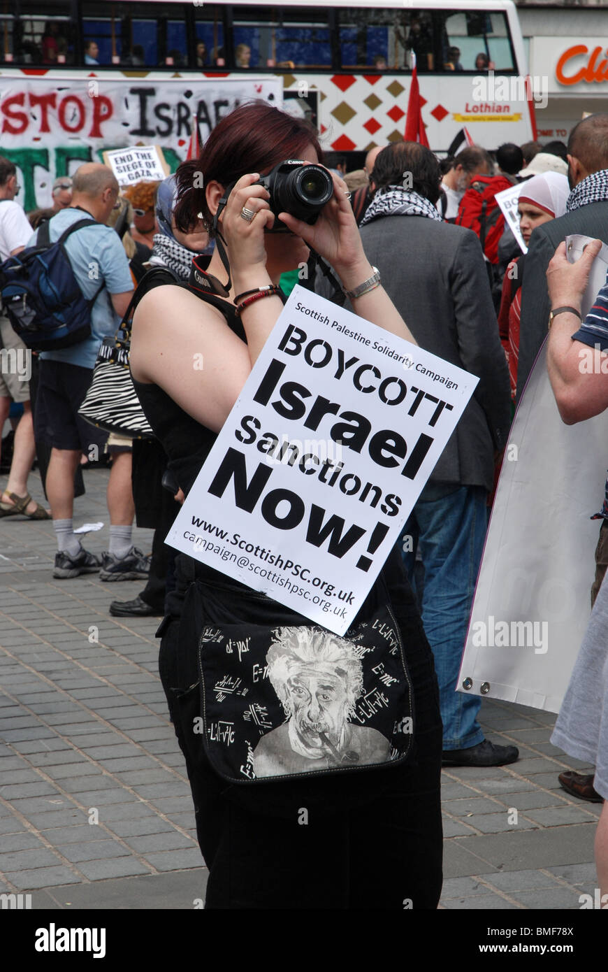 Manifestations anti-israélien à Édimbourg à la suite de l'attaque d'une flottille humanitaire tente d'atteindre Gaza. Banque D'Images