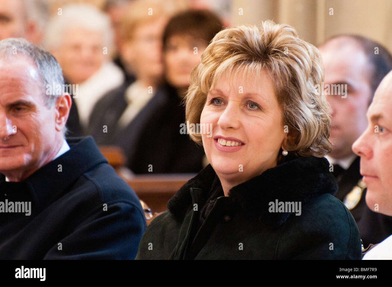 Mary McAleese, Présidente de l'Irlande participe à l'Enterrement de masse pour le Cardinal Cahal Daly avec mari Martin McAleese (L) Banque D'Images