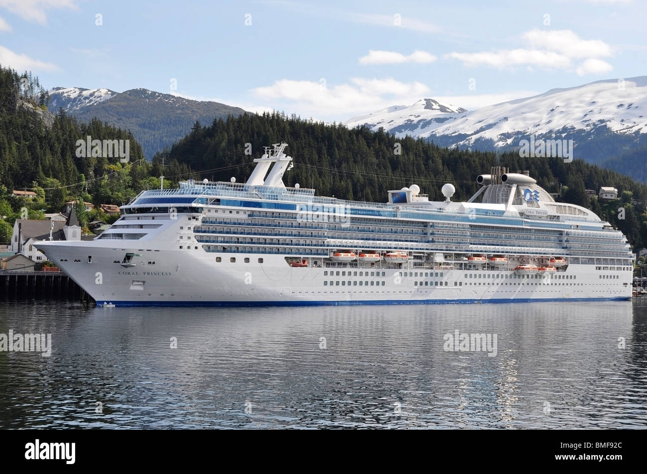 Bateau de croisière - Coral Princess, l'Alaska. Banque D'Images