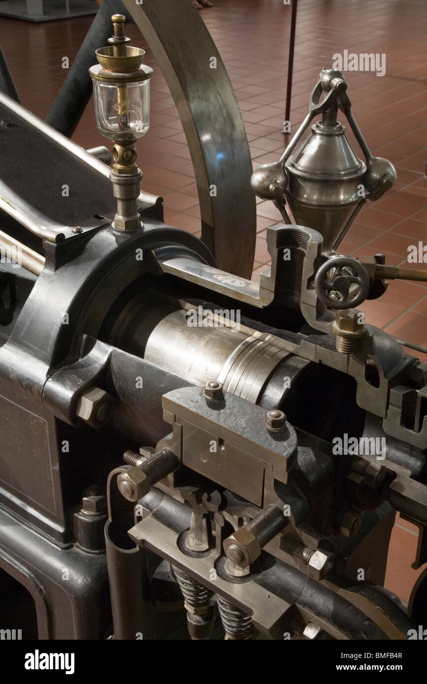 Détails de la course 4 ampoule Akroyd chaud moteur 1890 Banque D'Images