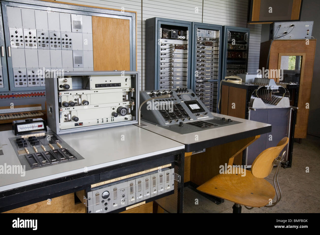 Détails d'un studio d'enregistrement de musique électronique Siemens 1955 Banque D'Images