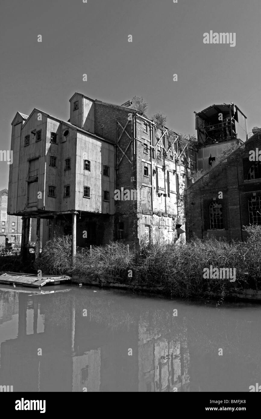 Ancien entrepôt à l'abandon des bâtiments. Historique de Gloucester Docks. Entrepôt de grains Banque D'Images