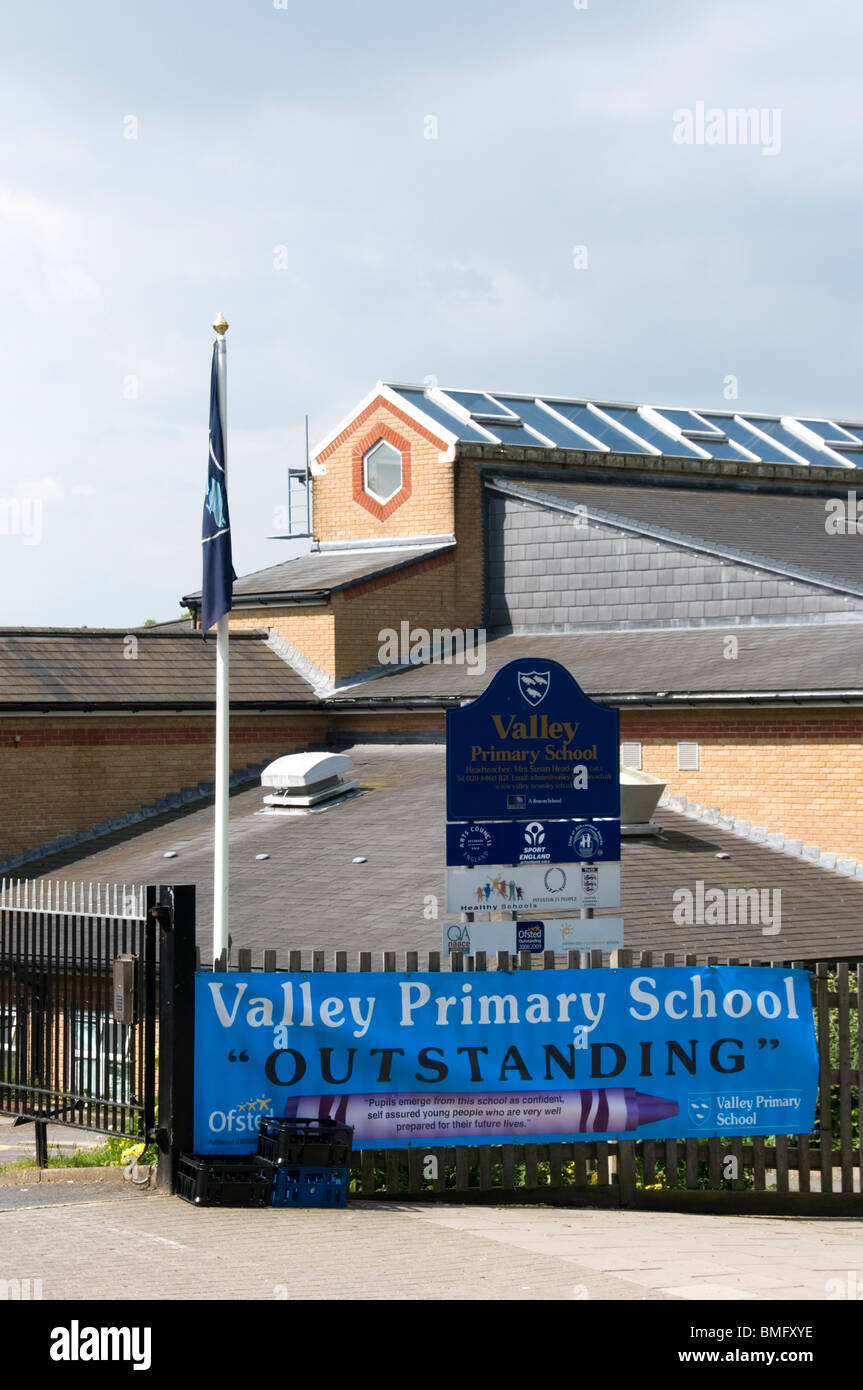 L'école primaire de la vallée, Shortlands, Bromley, Kent, Angleterre - exceptionnel classé par Ofsted Banque D'Images