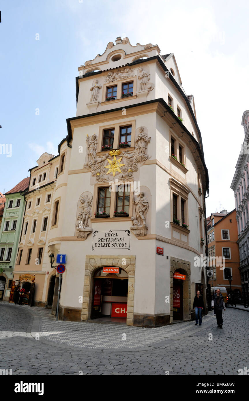 Le restaurant de l'hôtel U Zlate Studny '' , Prague Praha République Tchèque, est de l'Europe Banque D'Images