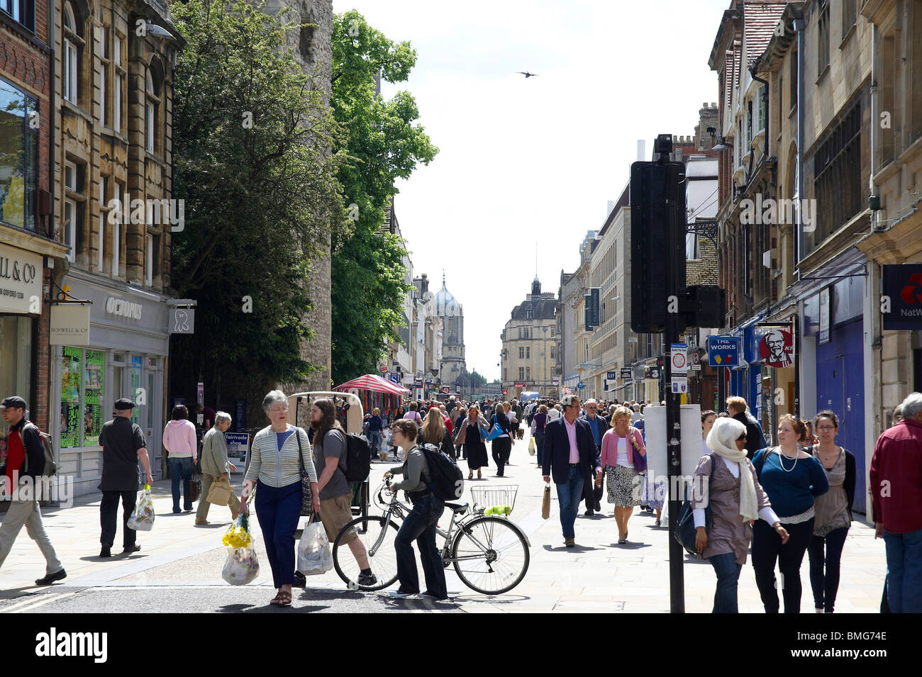 Cornmarket Street, centre-ville d'Oxford, Angleterre Banque D'Images