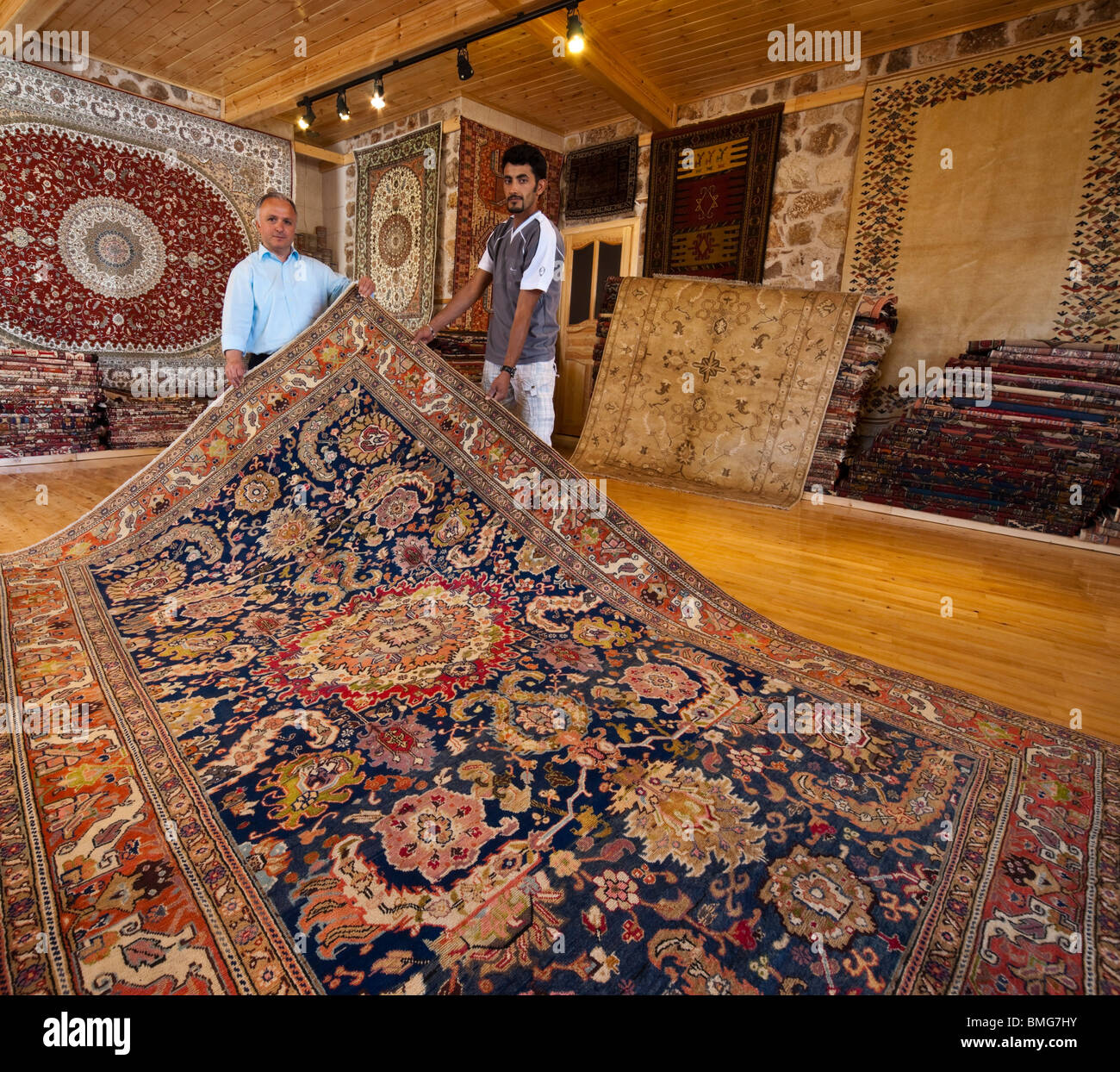 Turquie Antalya - une exposition de tapis d'affaires local appartenant à M.  Foi Ozbay Photo Stock - Alamy