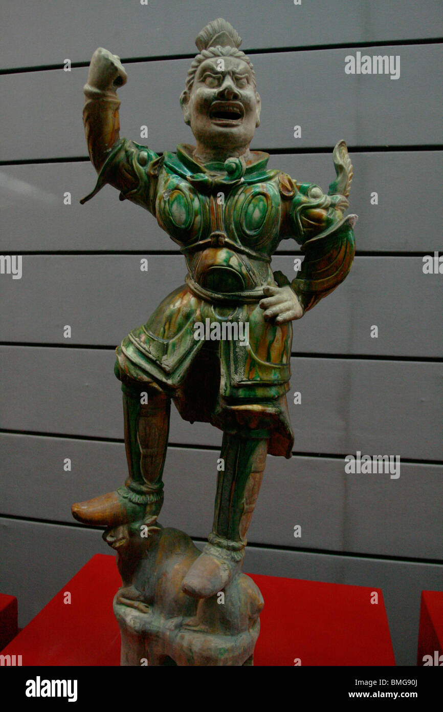 Trois couleurs de figurine soldat Tang Dynastie Tang exposées au Musée d'histoire de Shaanxi, Xi'An, province du Shaanxi, Chine Banque D'Images