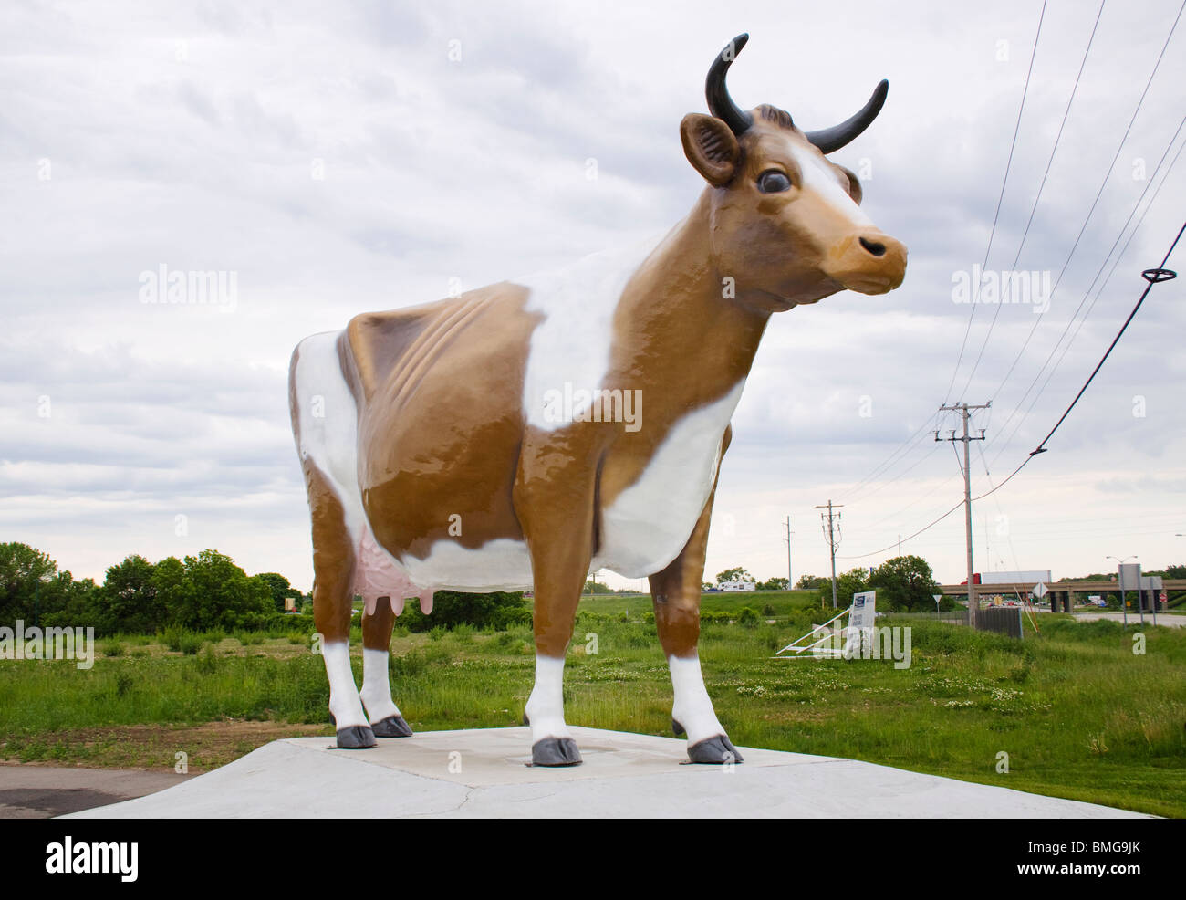 Statue de vache géante à Janesville dans le Wisconsin Banque D'Images