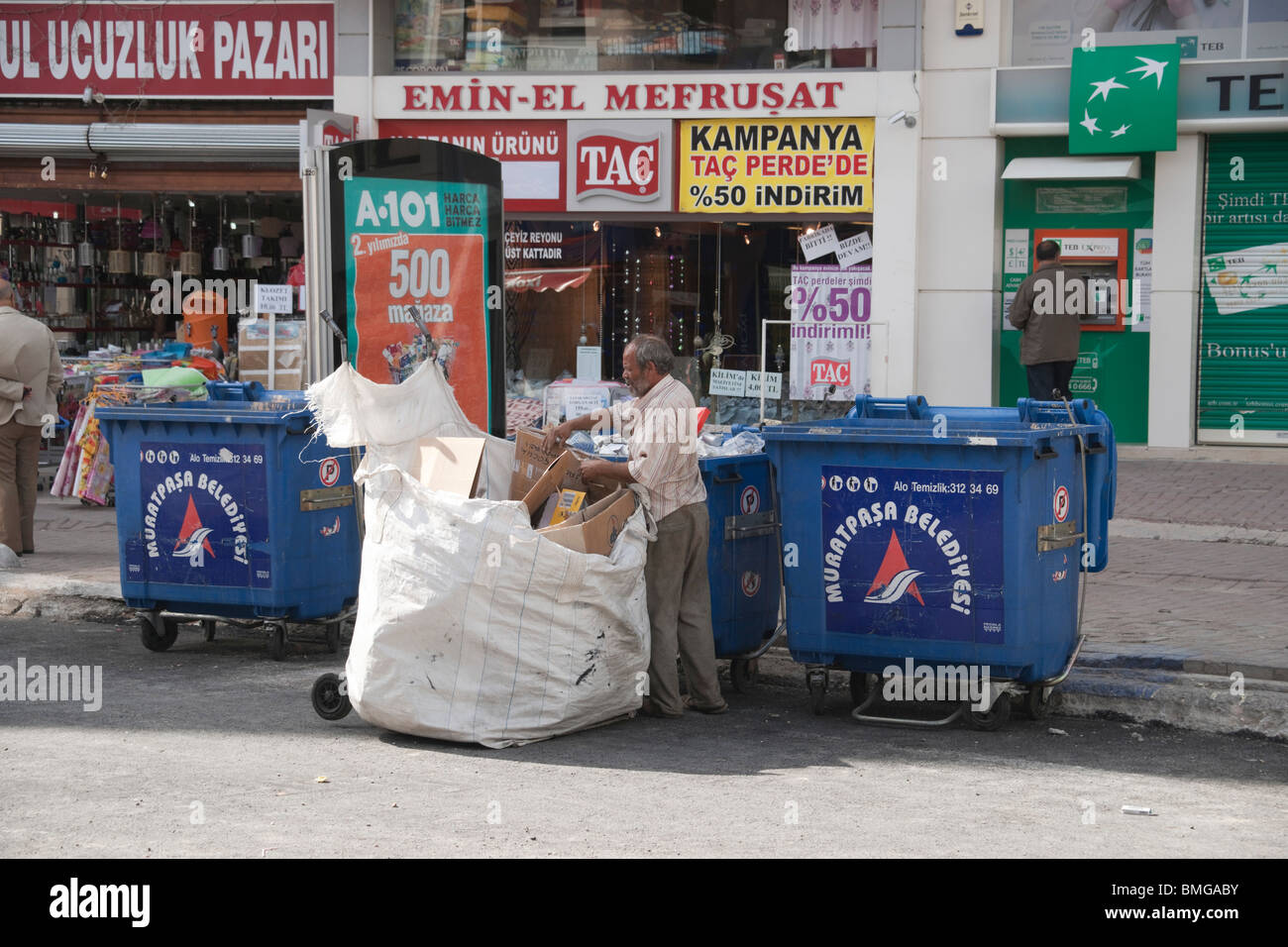 Turquie Antalya - emballage Recyclage des déchets fait maintenant partie de la culture du quotidien Banque D'Images