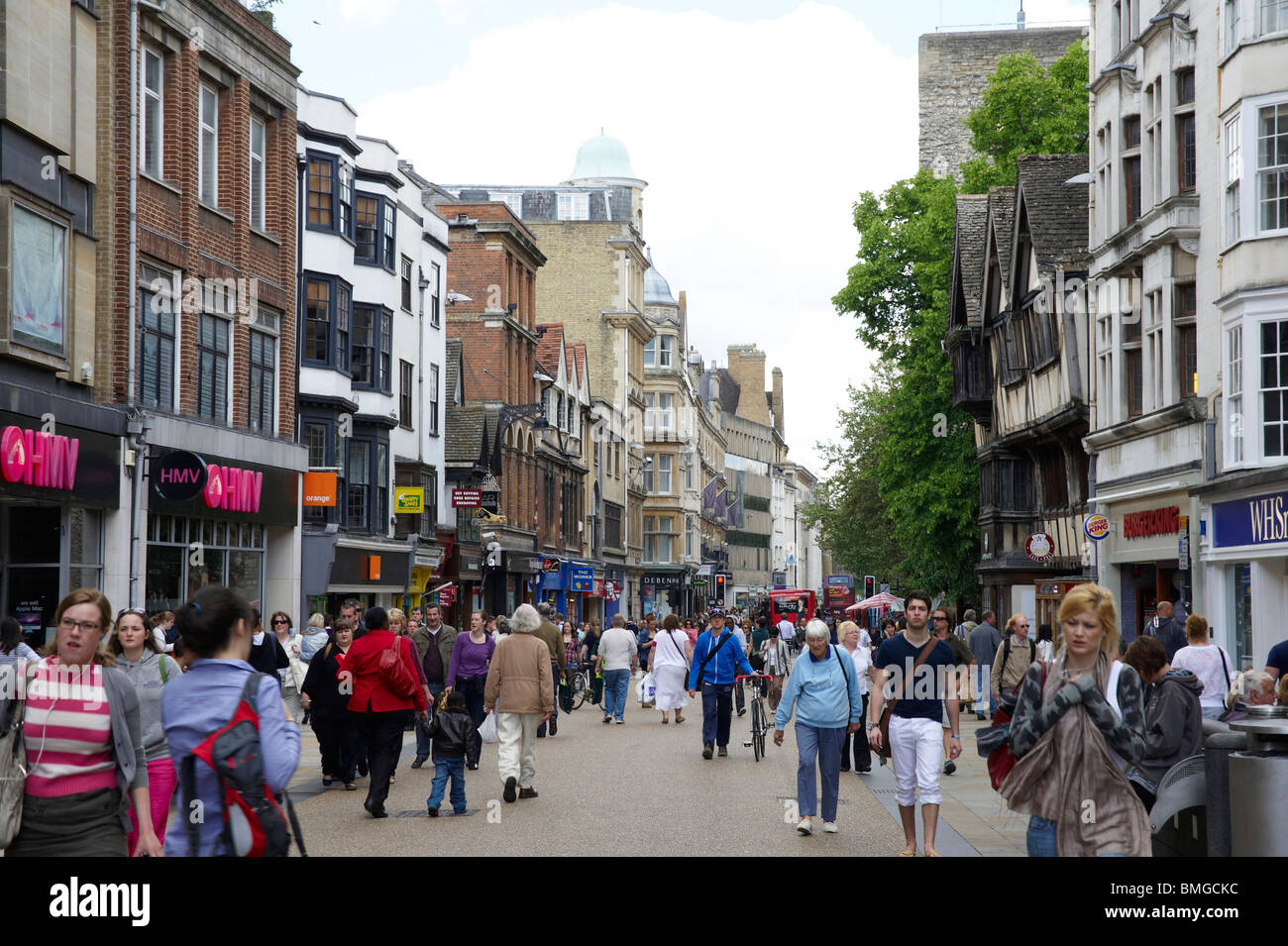 Cornmarket Street, centre-ville d'Oxford, Angleterre Banque D'Images