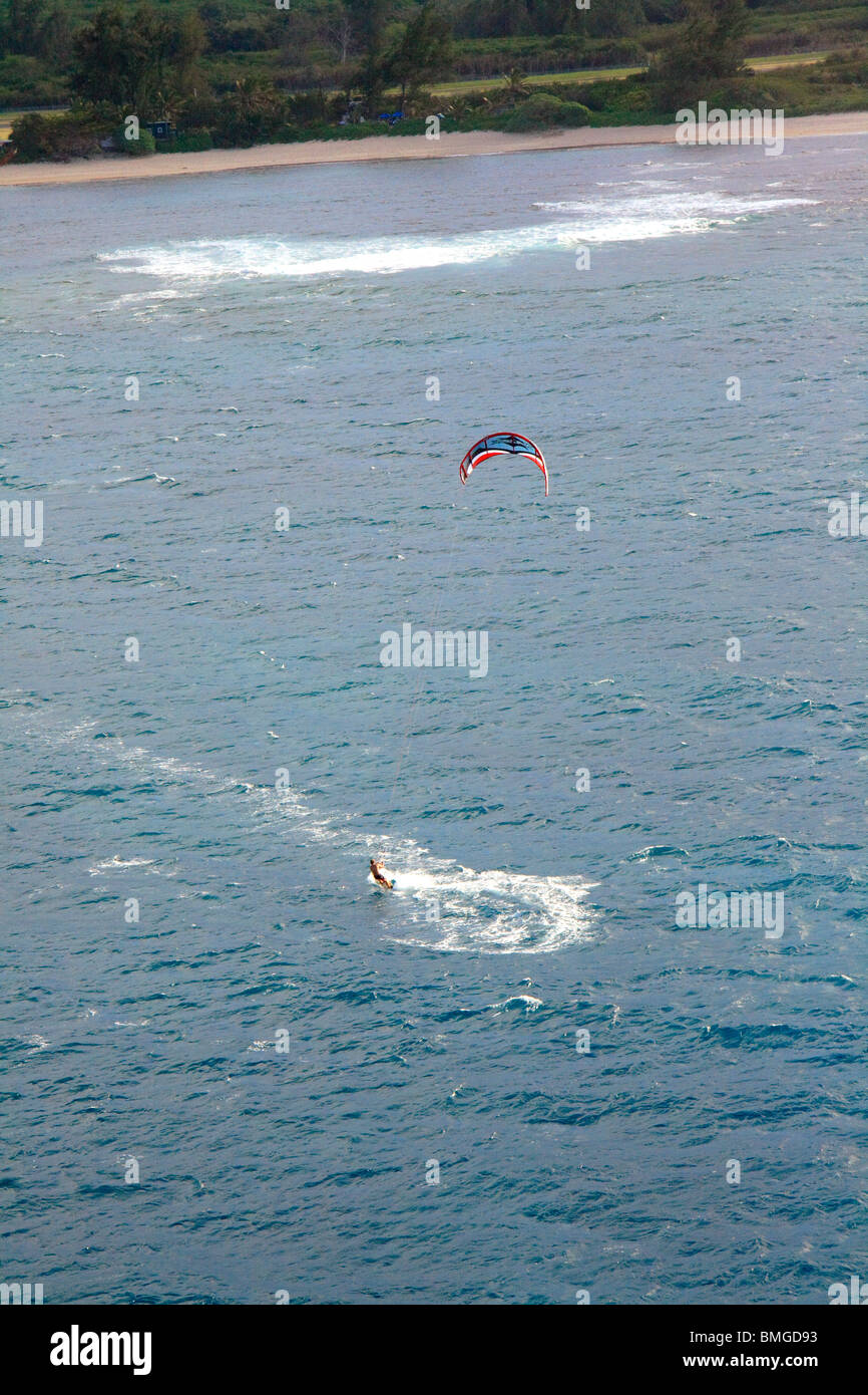 Vue aérienne de kiteboarder Banque D'Images