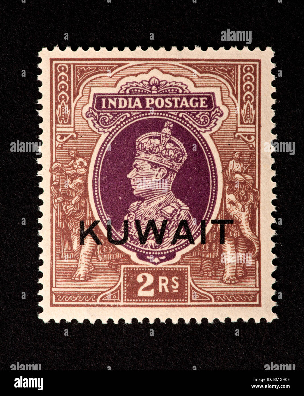 Timbre-poste de l'Inde montrant George VI, surimprimées pour utilisation au Koweït. Banque D'Images