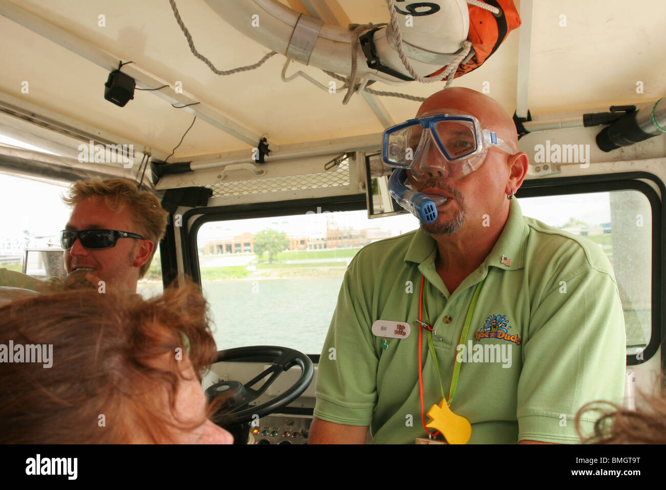 Des guides touristiques sur Ride The Ducks. Véhicule amphibie pour la terre et l'eau la ville de tours. Newport New York, Cincinnati, Ohio. Banque D'Images