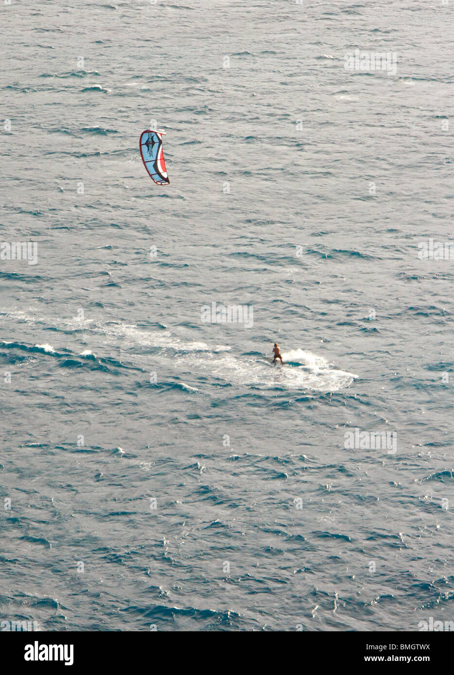 Vue aérienne de kiteboarder Banque D'Images