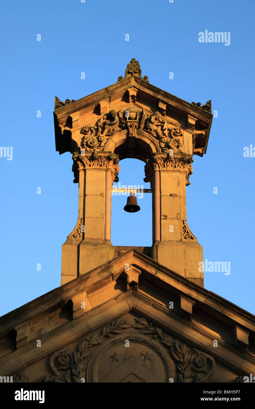 L'ancien clocher de l'école (collège) dans la région de Shipley maintenant Saltaire, Bradford, West Yorkshire Banque D'Images