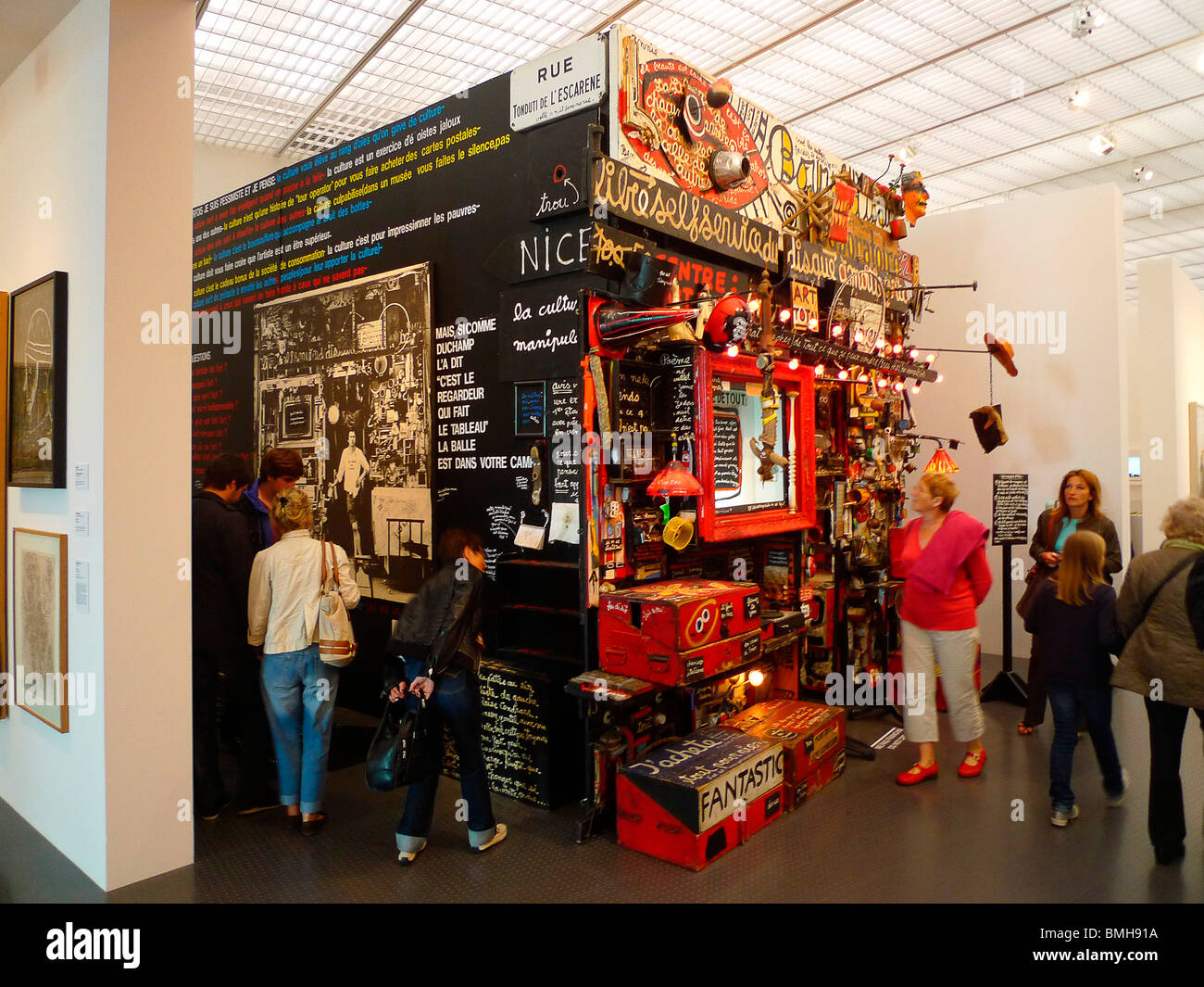 Exposition à la nouvelle galerie d'art Centre Pompidou Metz en France Banque D'Images