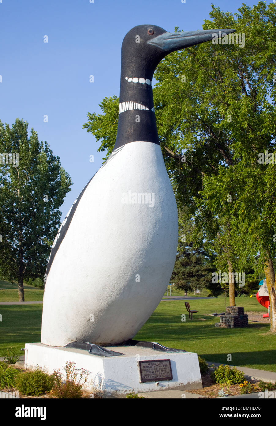 Vergas, Minnesota, abrite le plongeon géant, un hommage imposant à l'oiseau de l'État et un symbole bien-aimé de la beauté naturelle du Minnesota. Banque D'Images