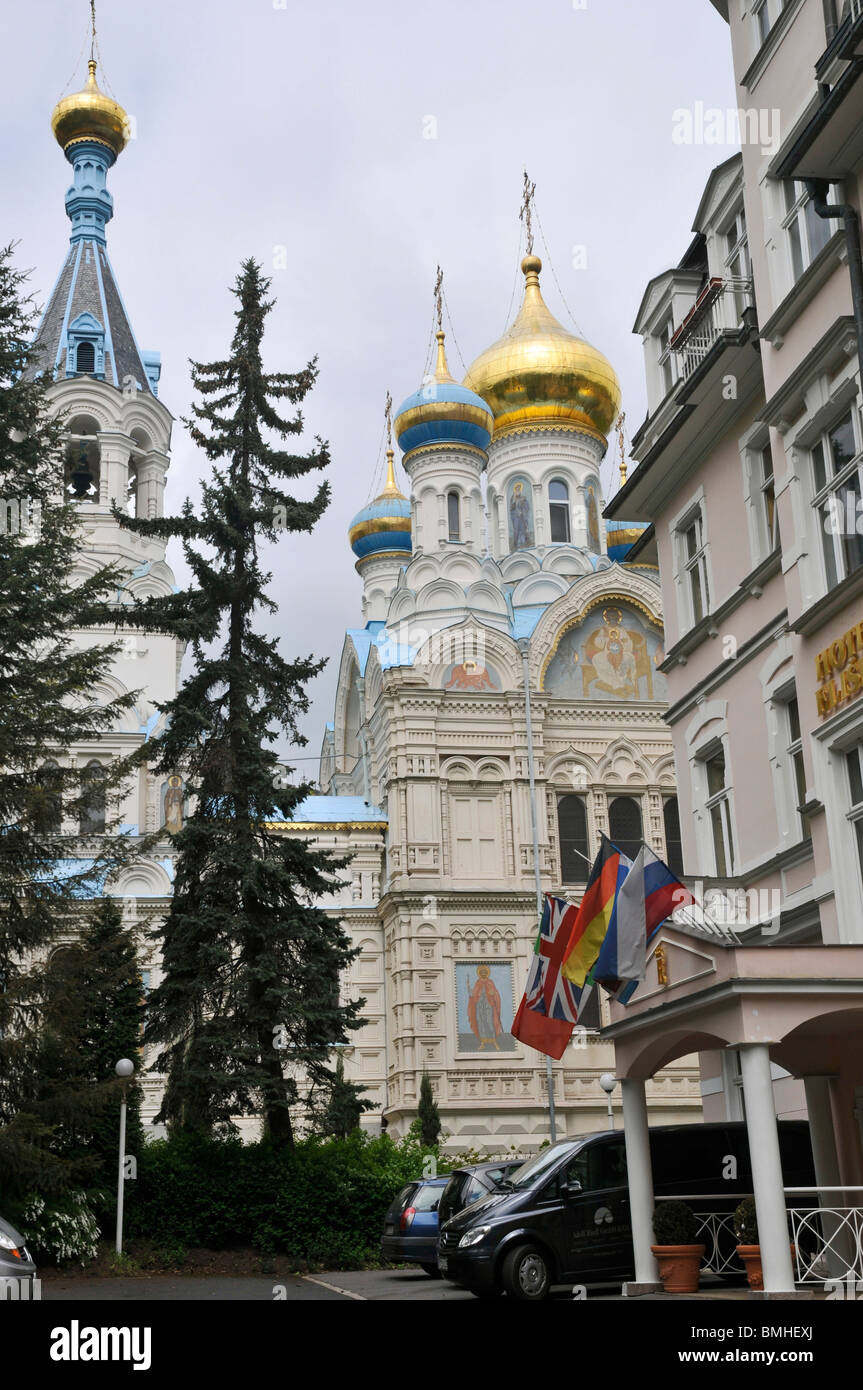 Les dômes de la Cathédrale Saint Pierre et Paul, l'Eglise orthodoxe russe, Karlovy Vary République Tchèque Banque D'Images